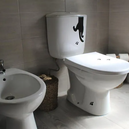 Casa Amarela: Conforto E Localizacao Perfeita!